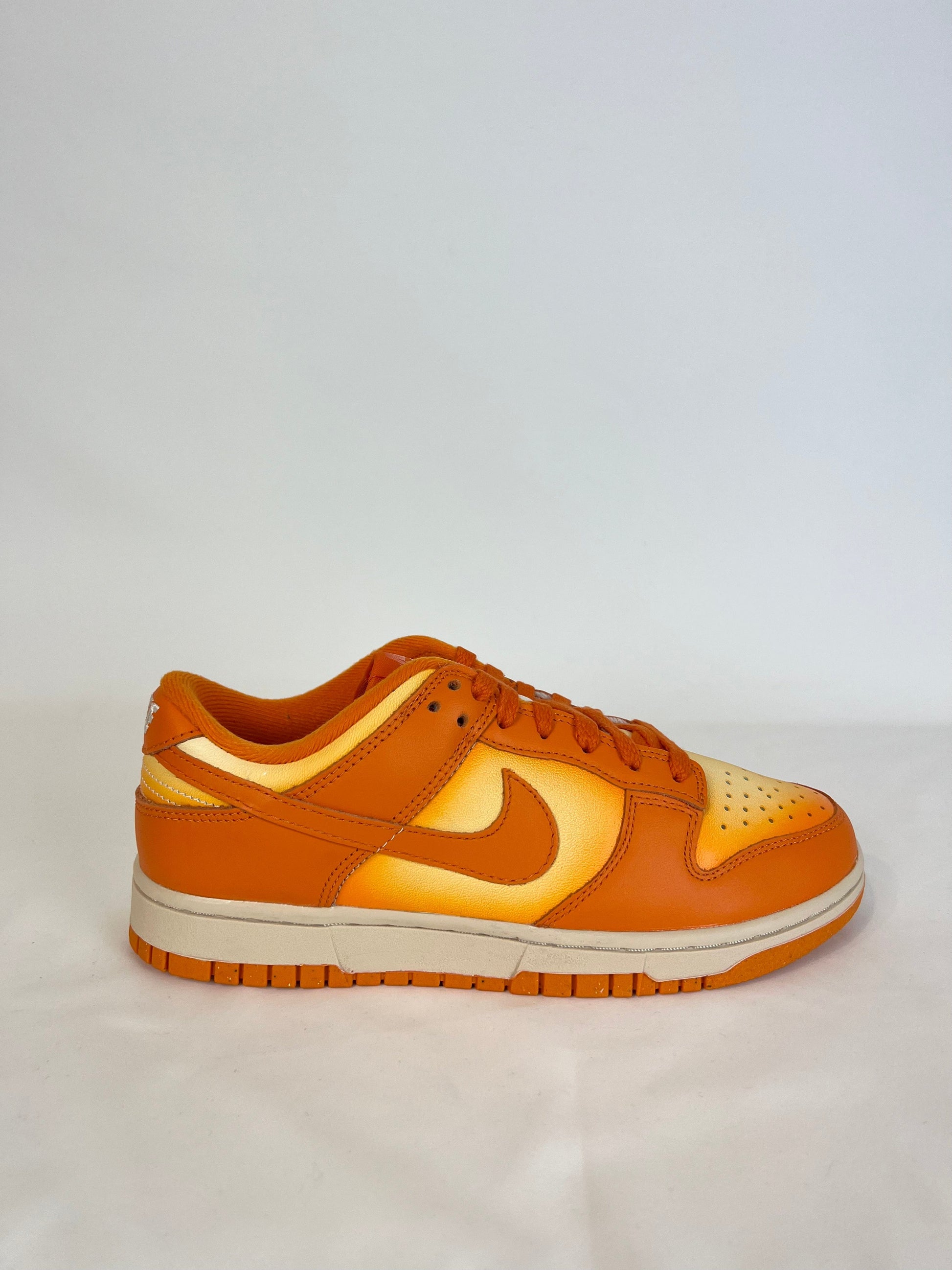 Nike Dunk Low Wmns 'Magma Orange'